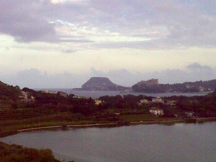 Lago d'Averno Lago d'Averno